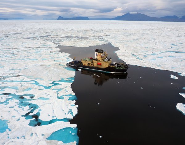 The IBCAO 4.0 Bathymetric Chart: New Depth Map of the Arctic Ocean